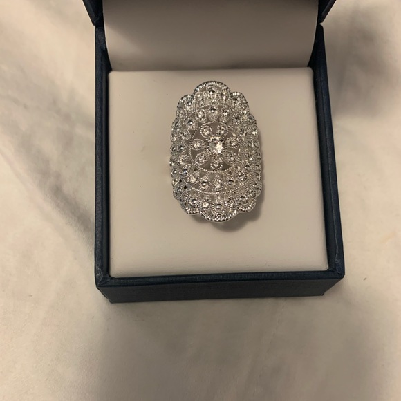 Silver ring - Picture 1 of 3